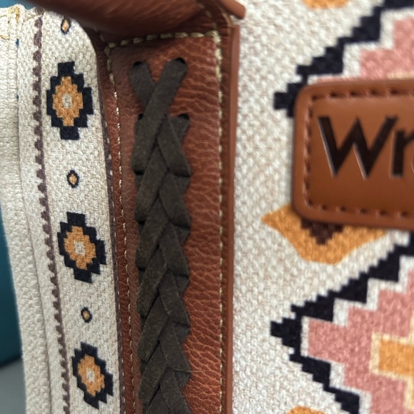 Wrangler Aztec Purse - Picture 9 of 10